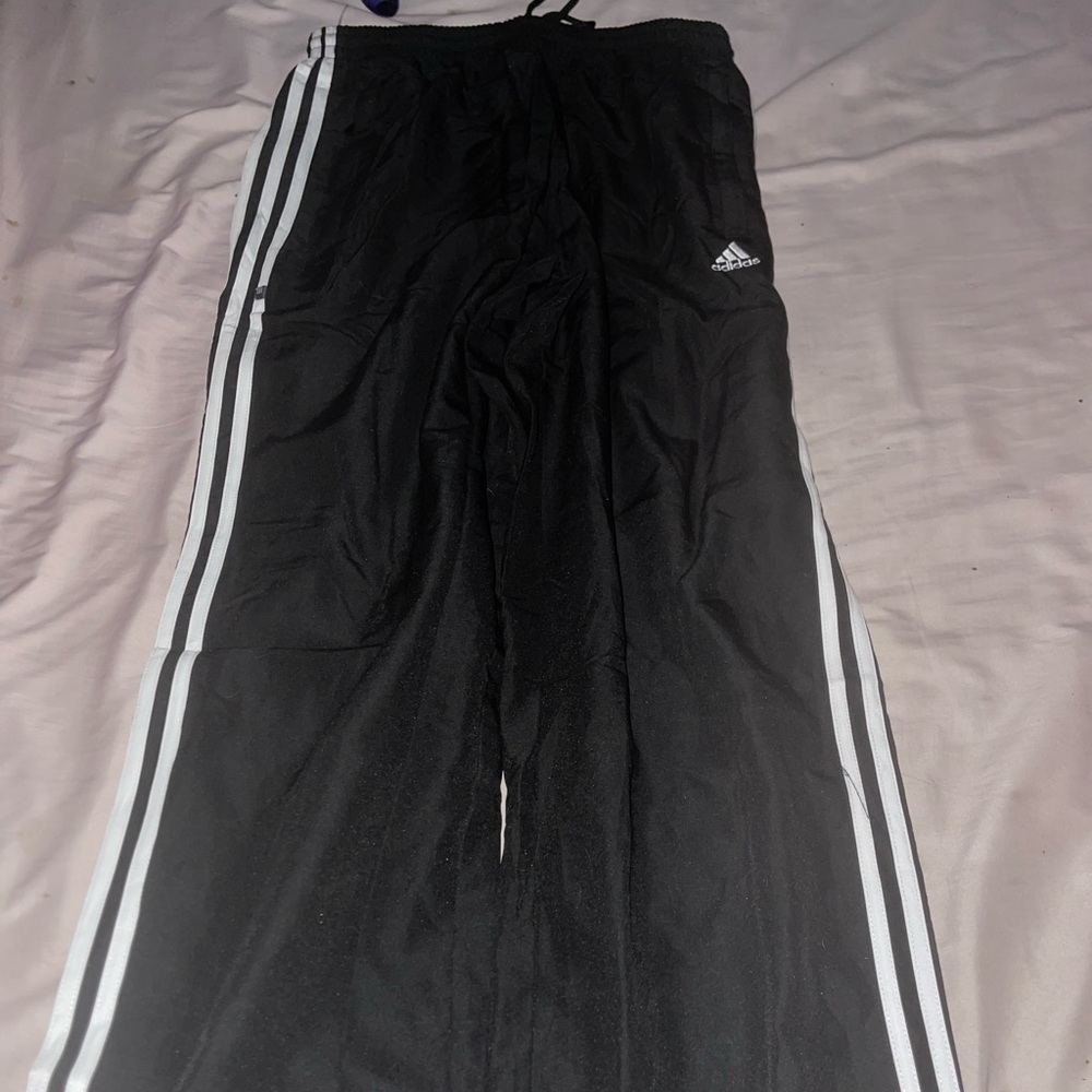 I’m selling Addias sweat pants